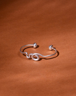 Браслет ORI TAO, Venin, кафф со змеей и перламутром, OT24.2-13-69220 (серебристый)