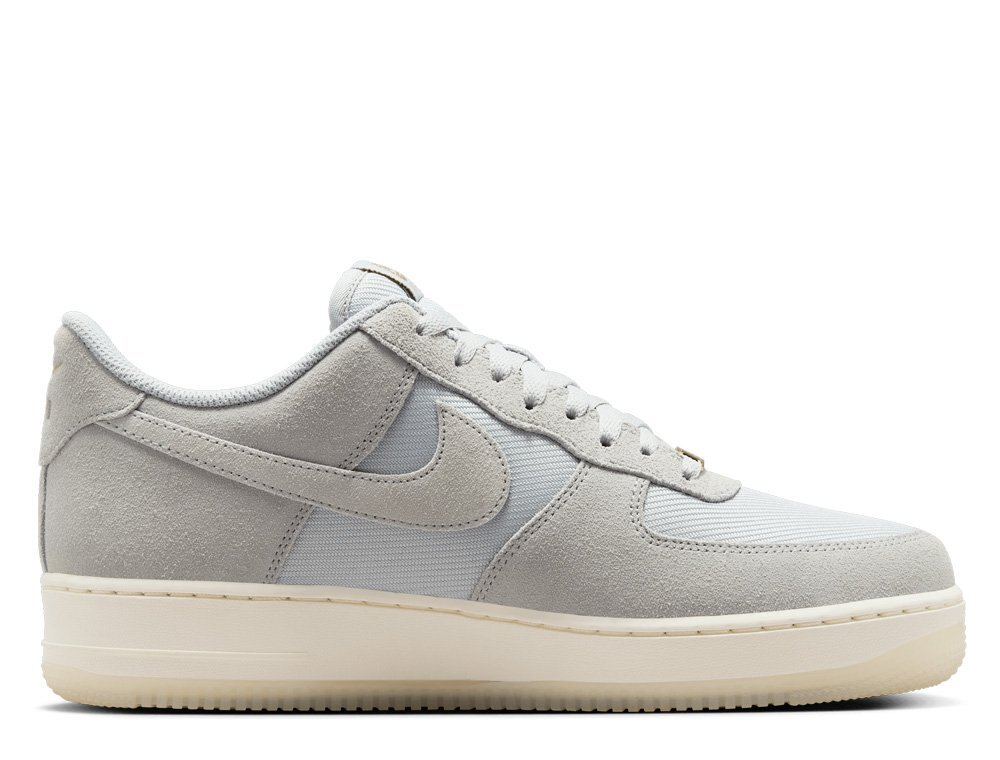 Баскетбольные кроссовки Nike Air Force 1 '07 LV8 "Light Smoke Grey"