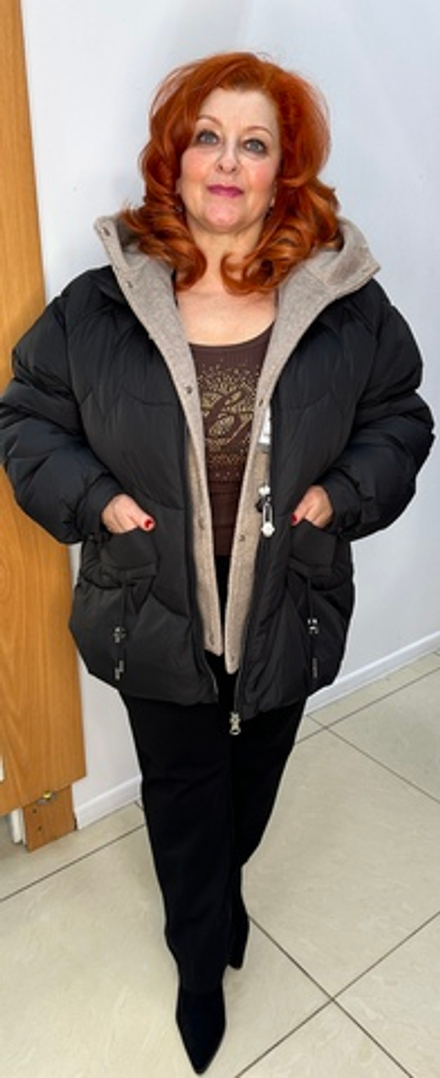 Зимняя черная комбинированная куртка