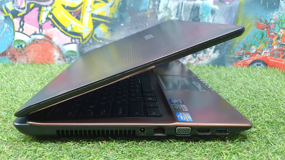 Ноутбук ASUS  i5/4Gb/GT 630M 2Gb