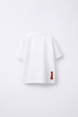 ZARA ФУТБОЛКА С НАДПИСЬЮ И НАШИВКОЙ, БЕЛЫЙ/КРАСНЫЙ