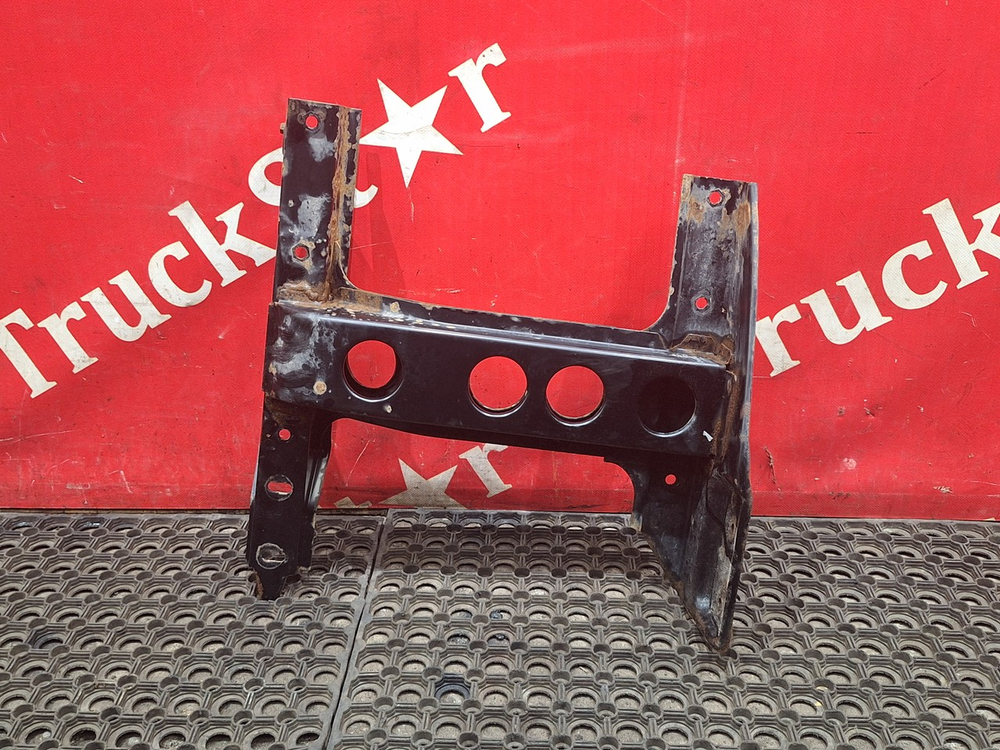 Кронштейн корпуса подножек левый