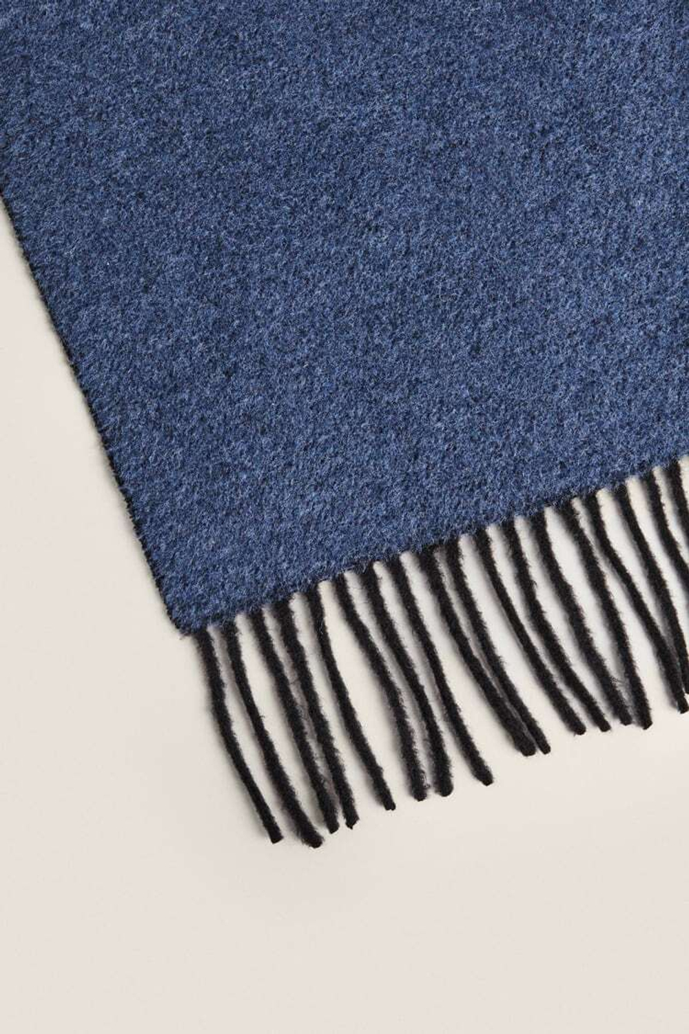 ZARA HOME ОДНОТОННЫЙ ПЛЕД С БАХРОМОЙ, СИНИЙ