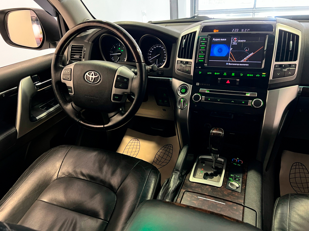 Toyota Land Cruiser, 2012 год