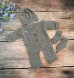 Комплект вязаный "АйШах" 3 предмета (комбинезон, носочки, шапка) (Цвет: Серый, Размер: 26)