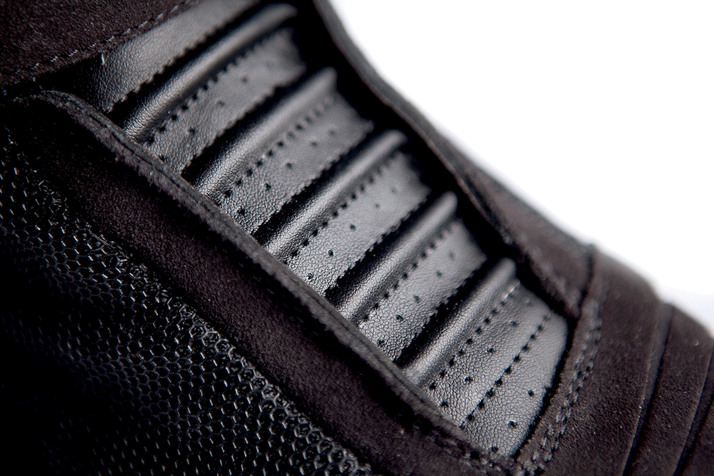 Мотоботы - ICON TARMAC 2 (черные)