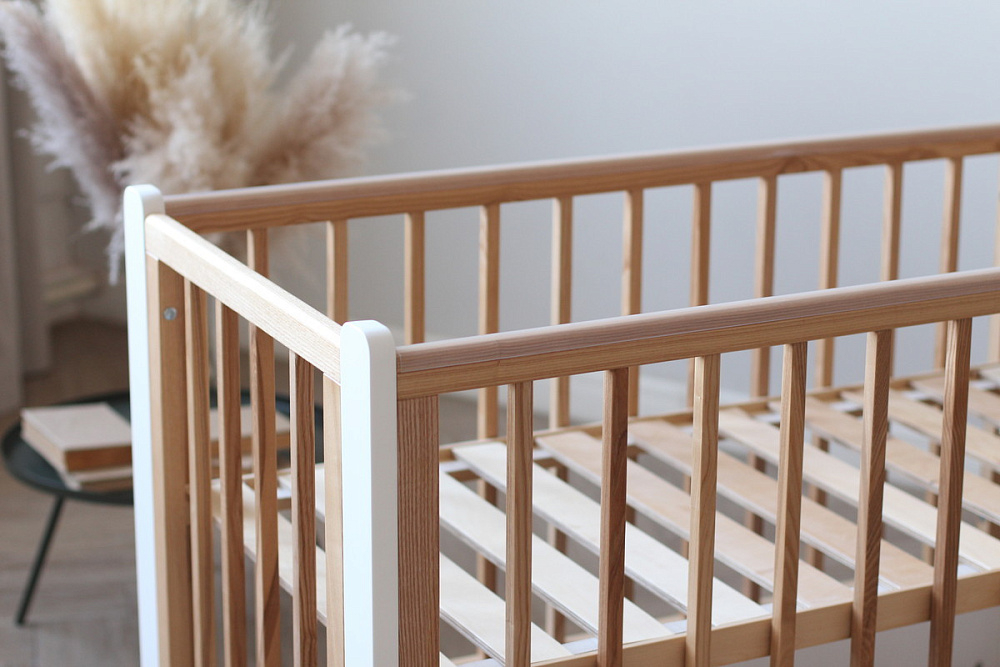 Детская кроватка Фабрика Облаков Onlybaby Scandi маятник продольный молочный, дерево