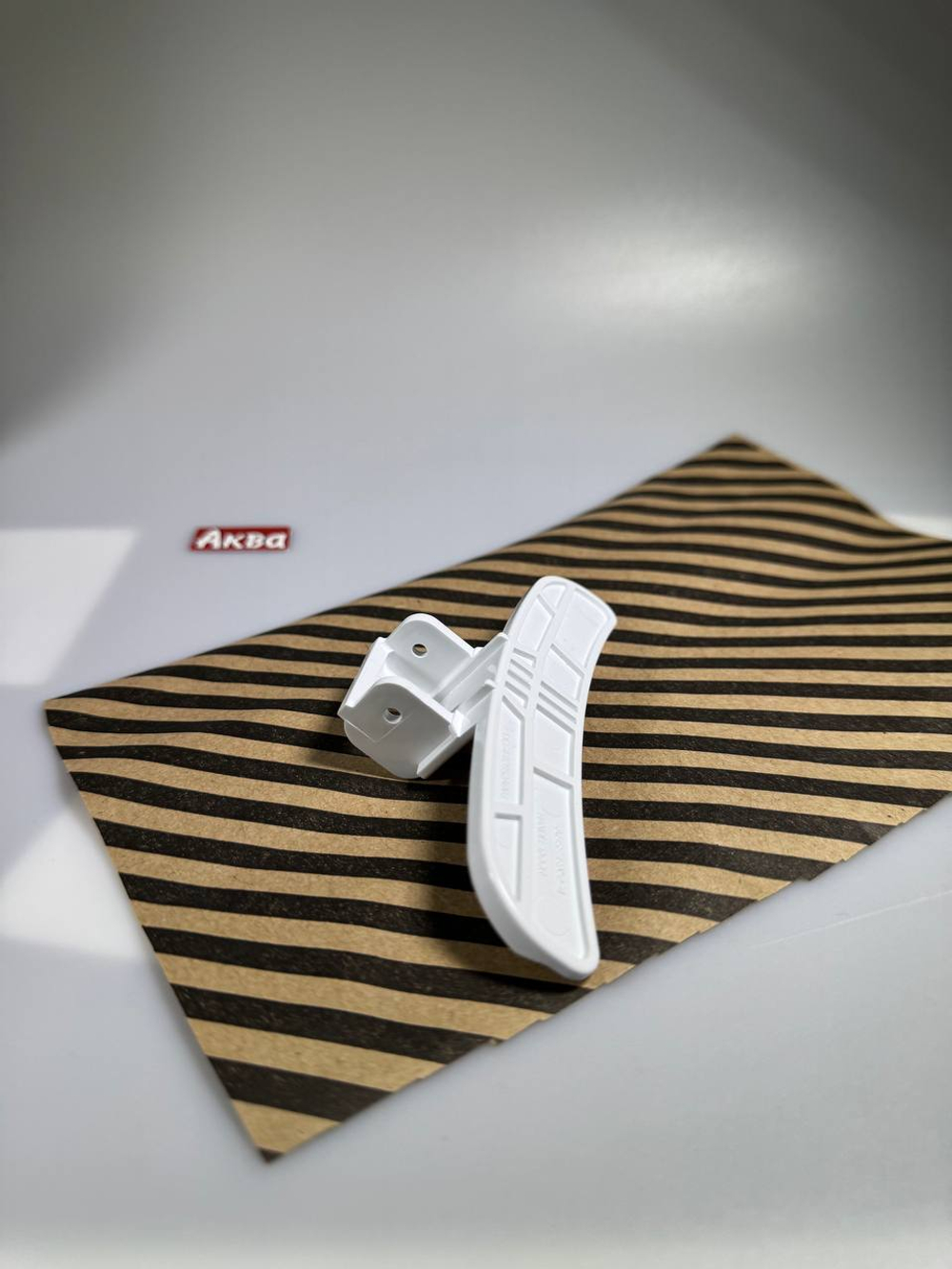 Ручка люка стиральной для машины Samsung белая DC64-02852A