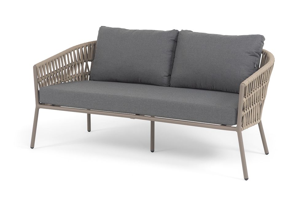 "Комо" диван 2-местный плетеный из роупа, каркас алюминий бежево-серый (RAL7006) муар, роуп серо-коричневый 23мм, ткань темно-серая 027