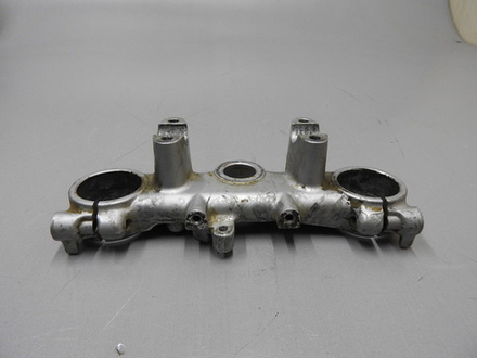 Траверса верхняя SUZUKI DR250 SJ45A           012581