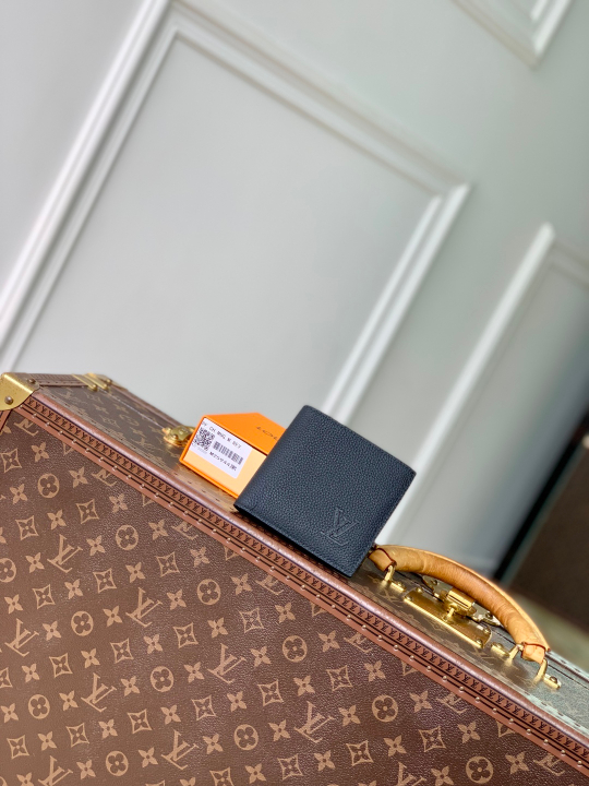 Louis Vuitton Marco Wallet