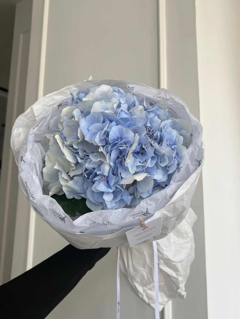 Авторский букет из гортензии в голубом оттенке