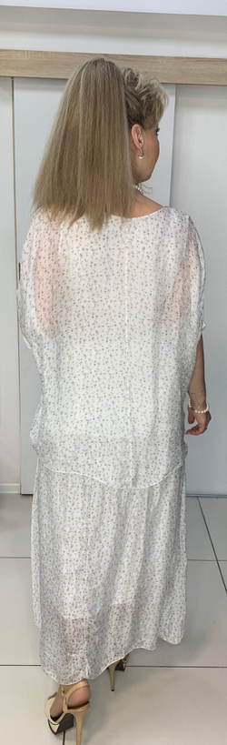 Белый нарядный итальянский костюм с юбкой