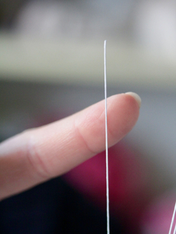 Проволока длинная японская формат U в зеленой упаковке № 28 Белая, длина 72 см согнута пополам, 100 штук.