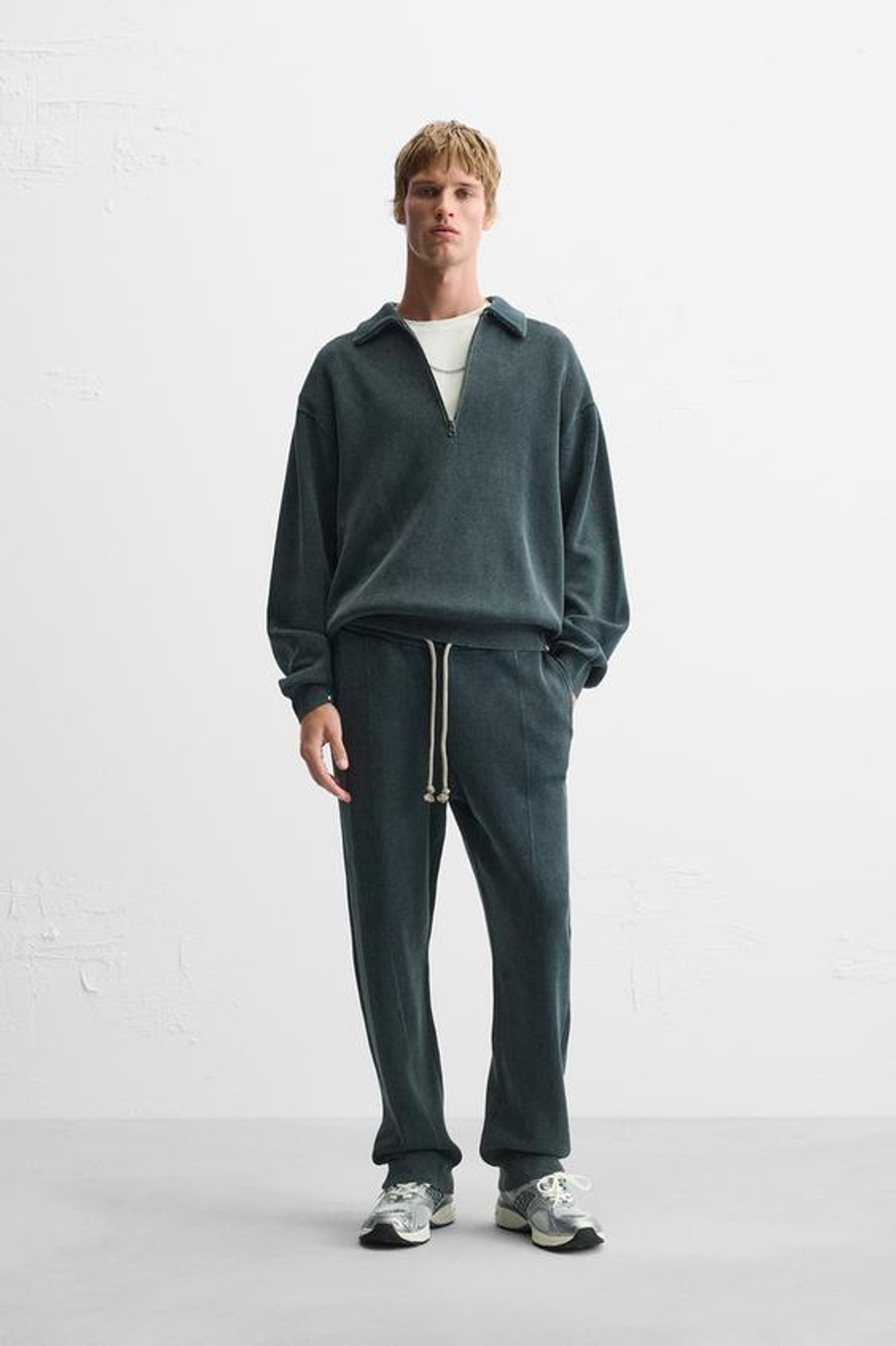 ZARA ПОЛО ИЗ РЕЛЬЕФНОГО ТРИКОТАЖА С ЭФФЕКТОМ ПОТЕРТОСТИ, МОРСКОЙ СИНИЙ