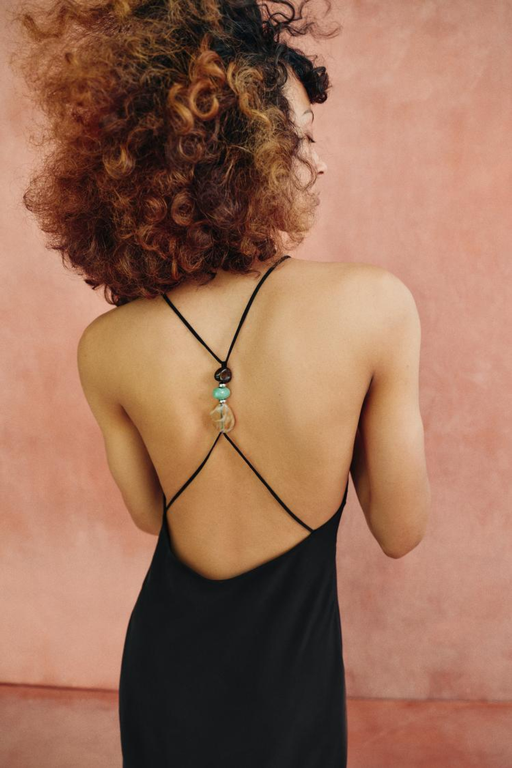 ZARA ПЛАТЬЕ МИДИ С КАМНЯМИ НА БРЕТЕЛЯХ, ЧЕРНЫЙ