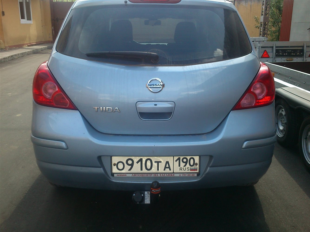 Фаркоп для Nissan Tiida хэтчбек/седан 2007г.-по н.в. (без электрики) (паспорт и сертификат) AvtoS.NS23
