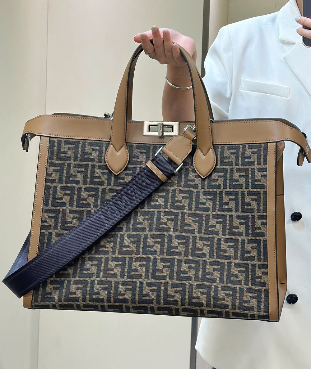Fendi Peekaboo ISeeU Forty8 Bag 42 cm