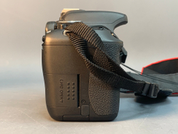 Canon 600d Kit 18-55 2580 кадров