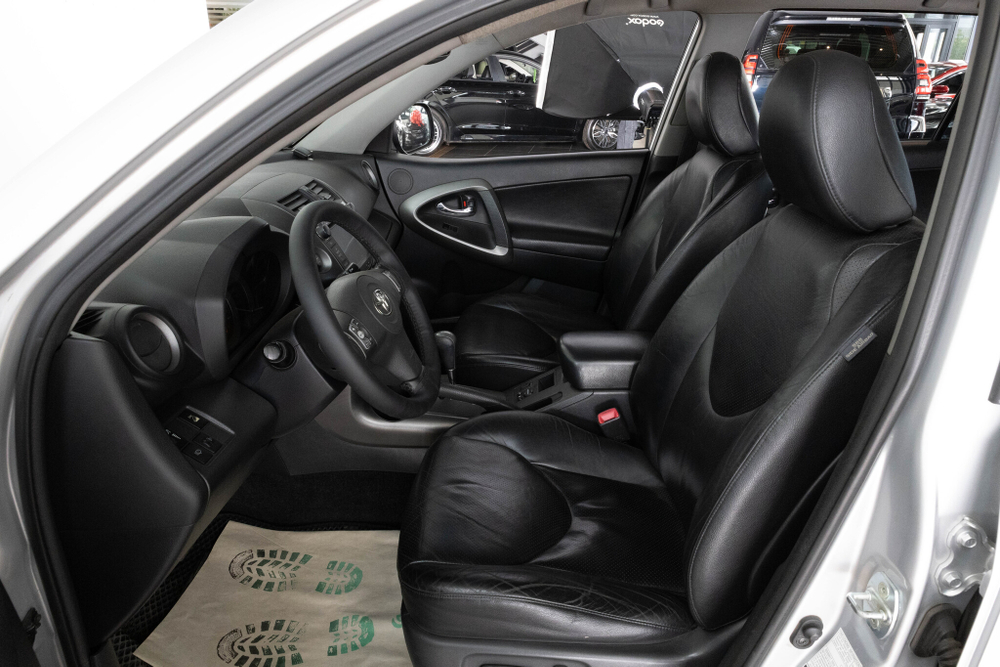 Toyota RAV4, 2009 год