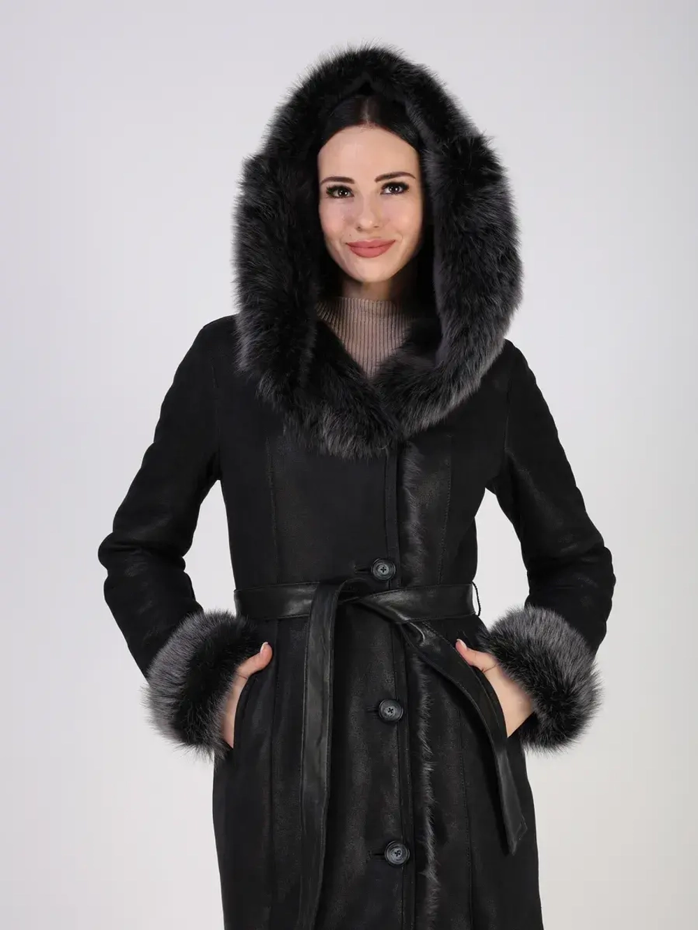 Дубленка зимняя натуральная с капюшоном длинная и теплая