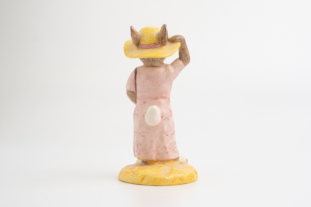 Коллекционная статуэтка «Туристка»