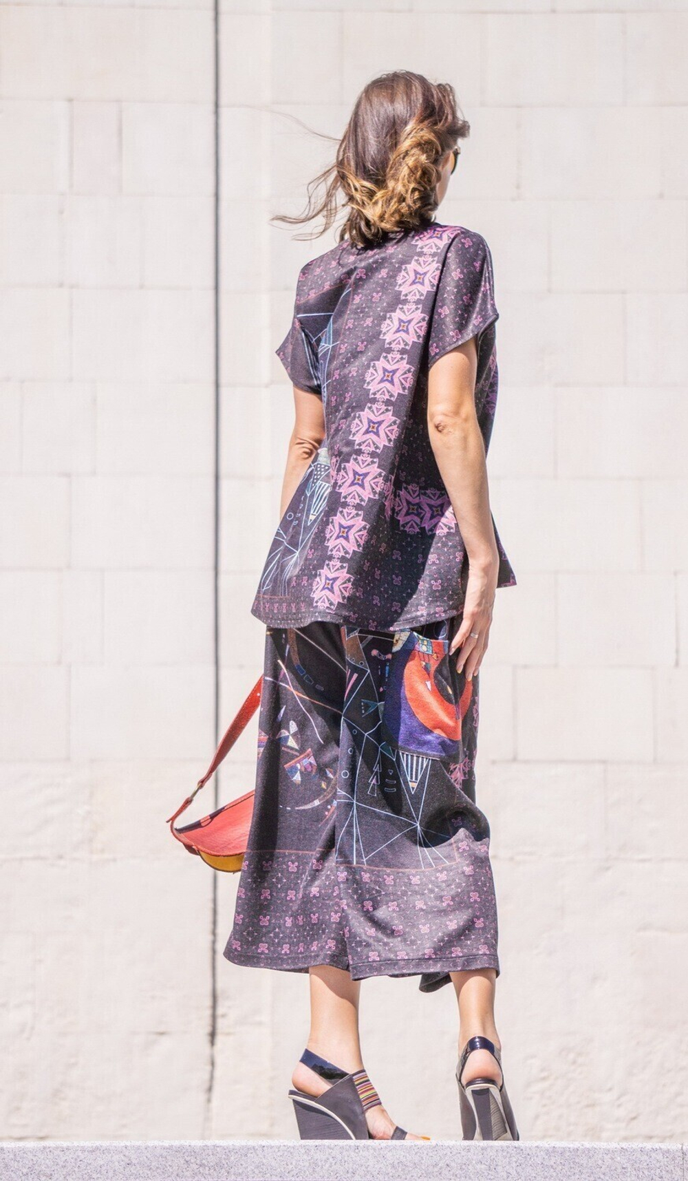 Комплект (футболка и брюки кюлоты) "Кандинский"