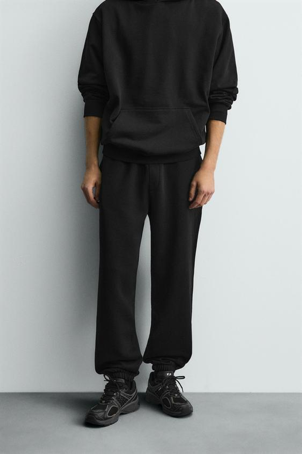 ZARA БАЗОВЫЕ БРЮКИ-ДЖОГГЕРЫ, ЧЕРНЫЙ