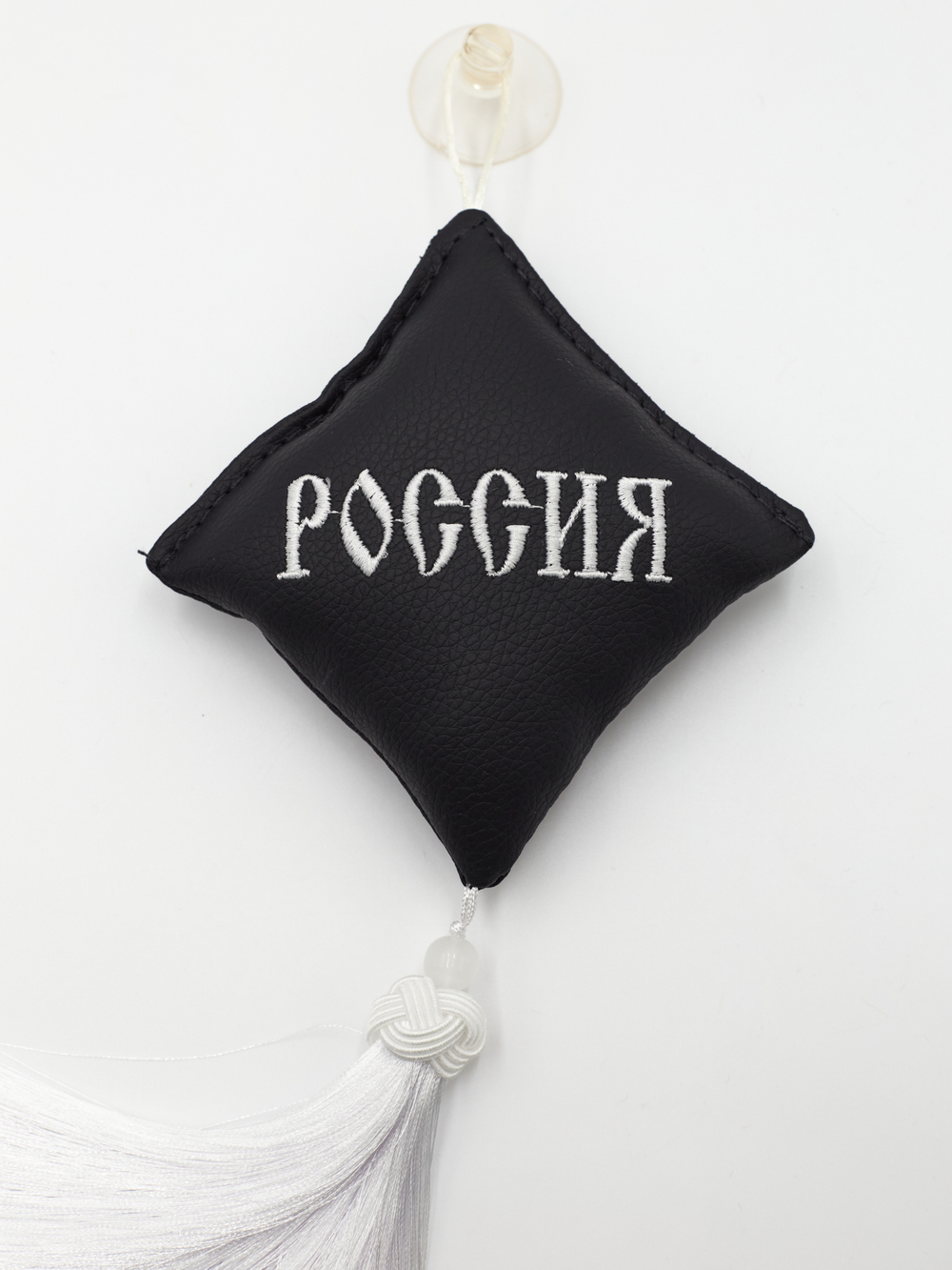 Ромб объемный на присоске РОССИЯ (экокожа, черный, белая вышивка, кисть)