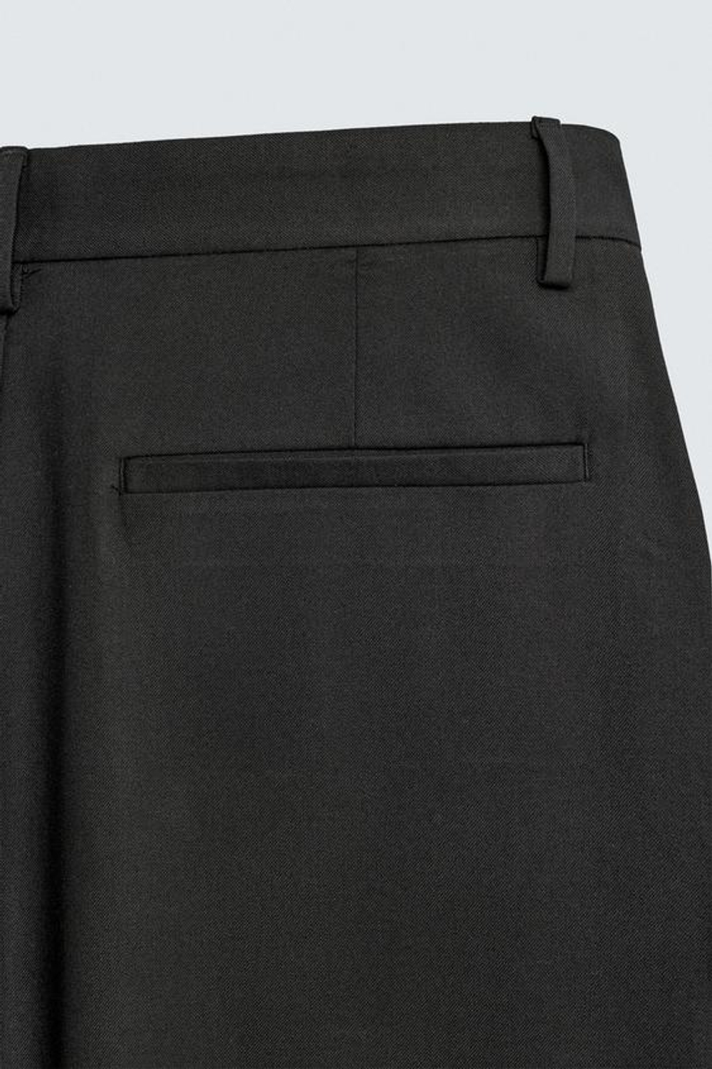 ZARA БРЮКИ RELAXED FIT СО СКЛАДКАМИ, ЧЕРНЫЙ