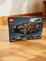 LEGO Technic 42151 «Болид Bugatti» — скоростной спорткар с деталями