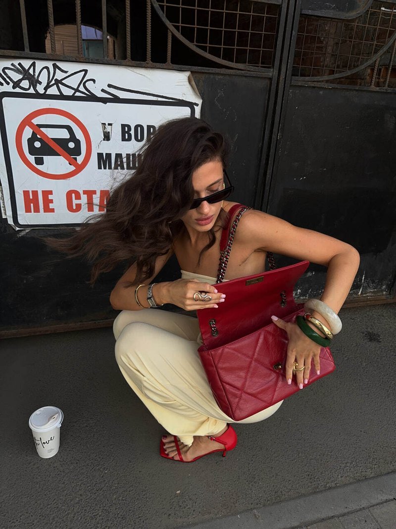 KELLY M красная