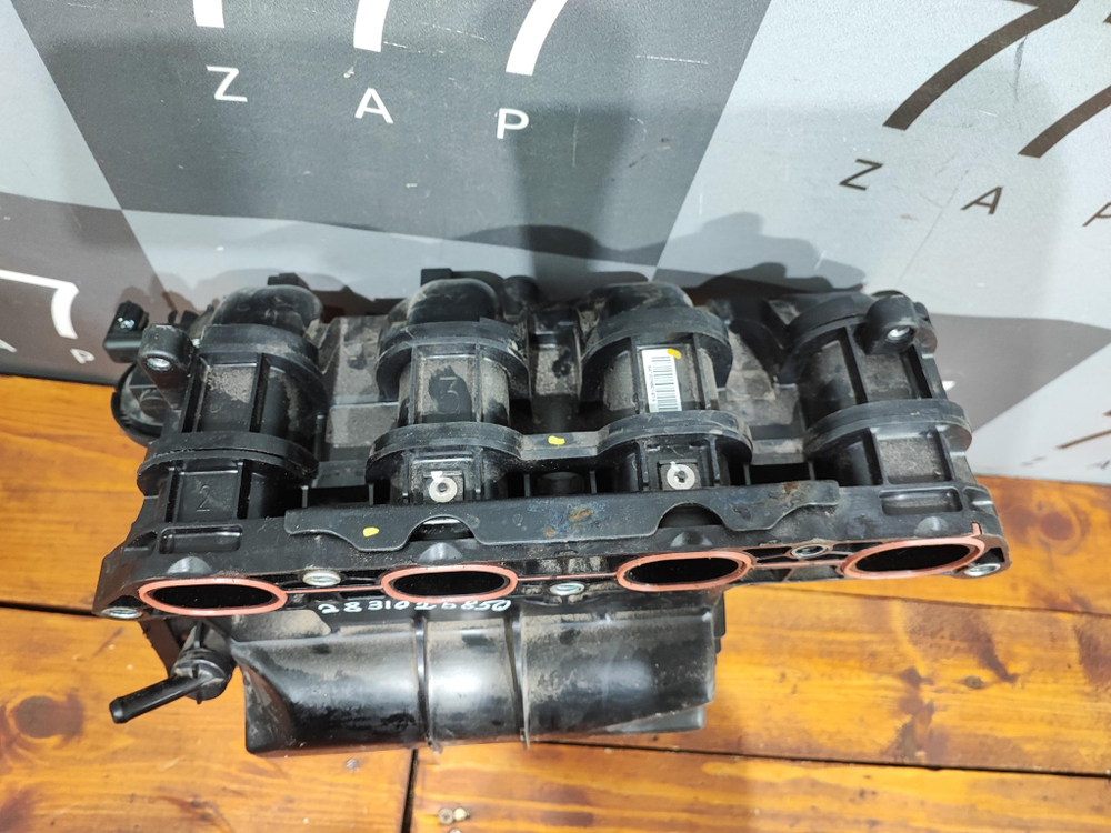 Коллектор впускной 1.6 G4FG Kia Hyundai Б/У Оригинал 283102B850