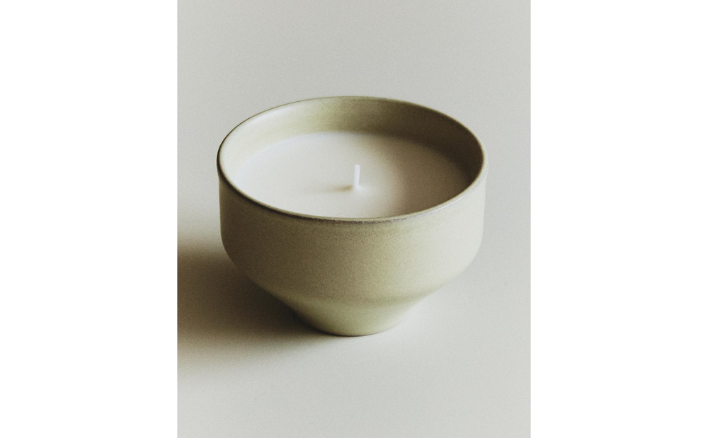 Zara Home Свеча ароматическая Mimosa Sublime 230 г, растительный воск, аромат цветочный, Розовый