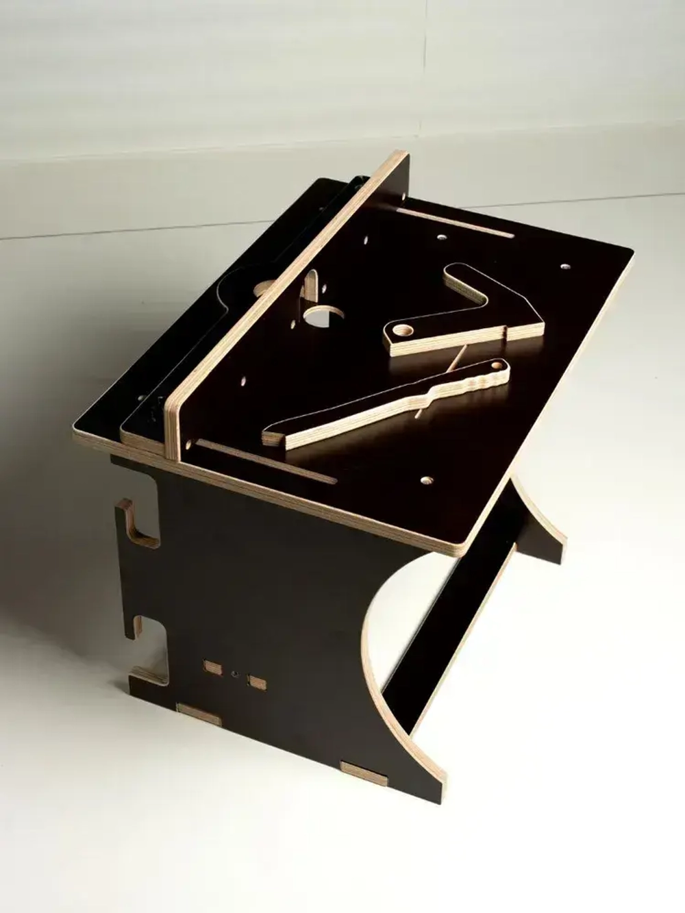 Фрезерный стол с лифтом, для фрезера и циркулярной пилы.