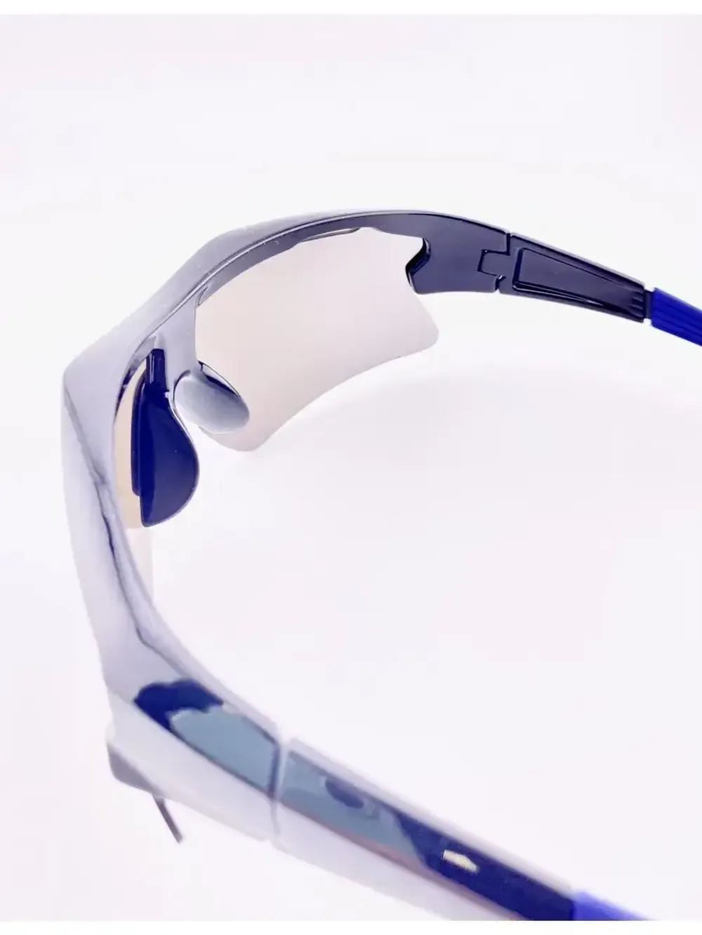 Очки солнцезащитные спортивные