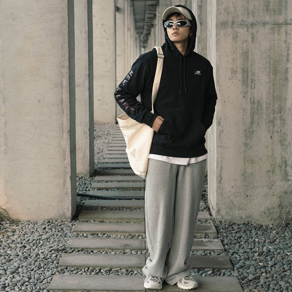 Толстовка New Balance Logo, MT23506-BK