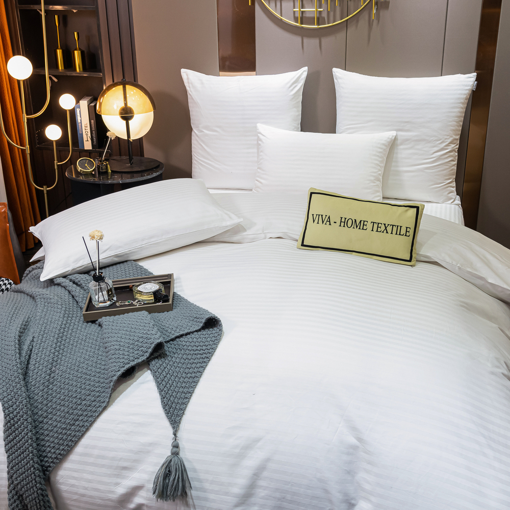 Комплект постельного белья Страйп Сатин Однотонный на резинке CTR036