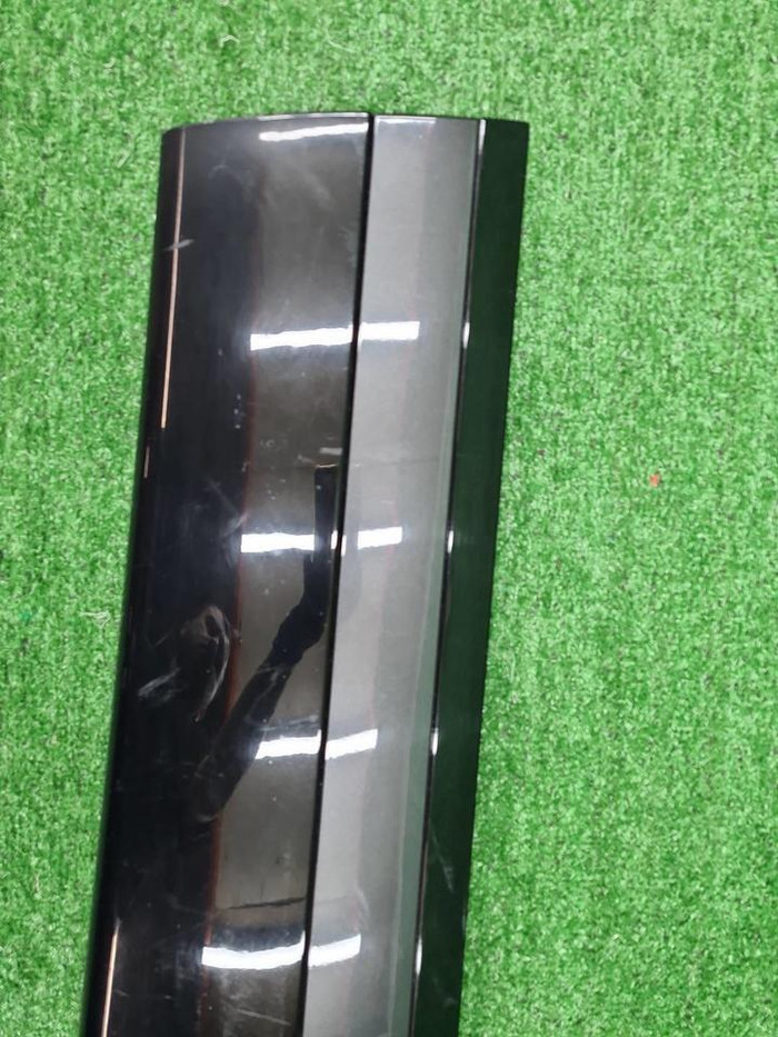 Накладка двери левая Range Rover Velar (2017-н.в.)