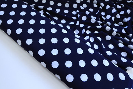 Вискоза синяя в белый средний горох