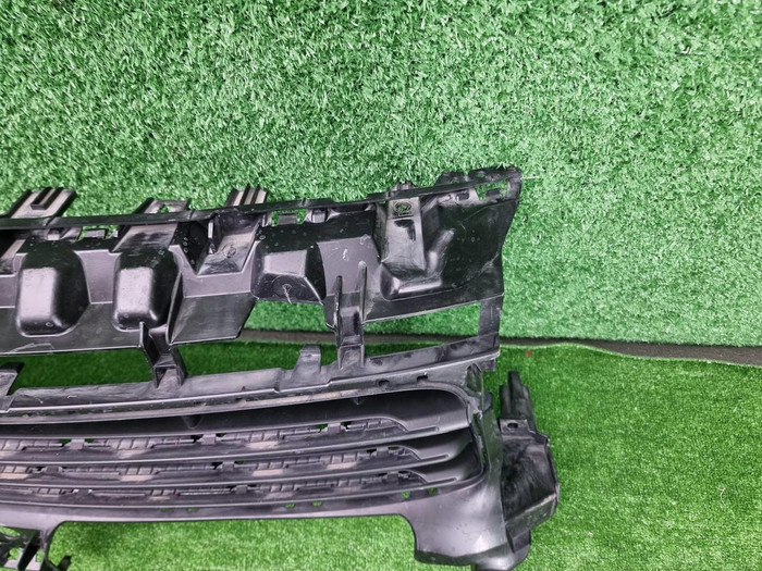 Решетка переднего бампера Porsche Cayenne 3 17-23