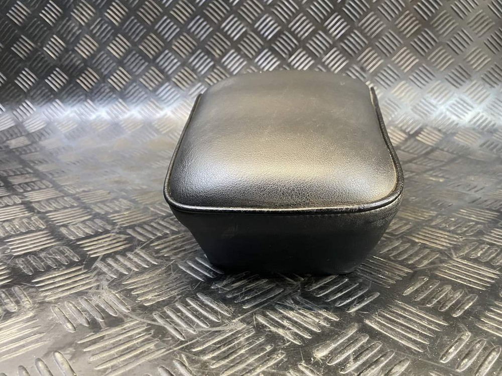 Сиденье пассажирское Suzuki Intruder VS750 VR51A