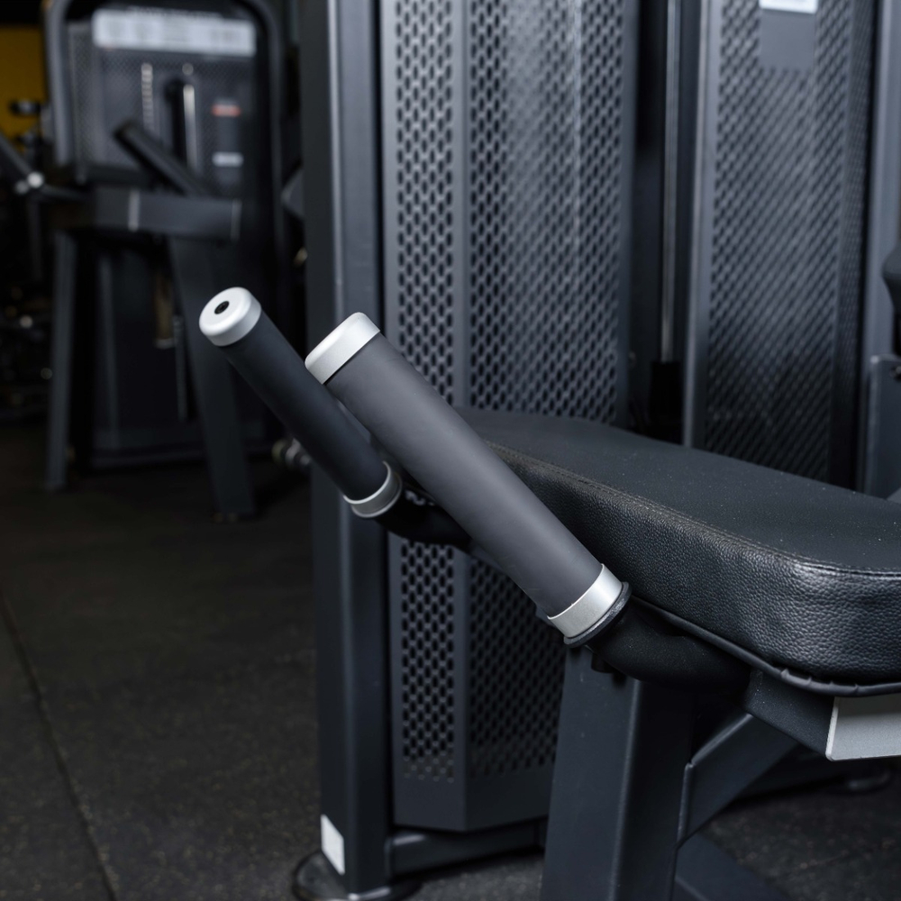 U3001D Сгибание ног лежа. Стек 94 кг