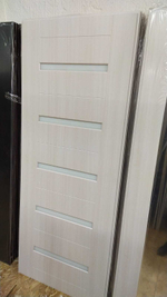 Дверь входная Лабиринт STORM 01 Сандал белый, стекло белое  металлическая