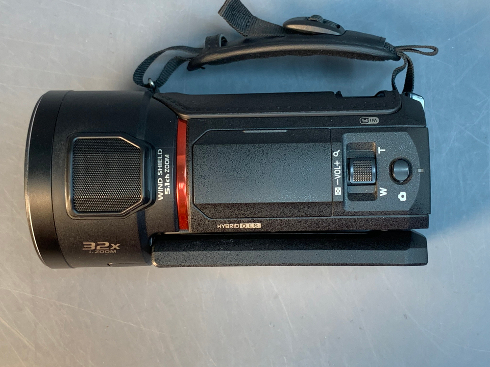 Panasonic HC-VX1