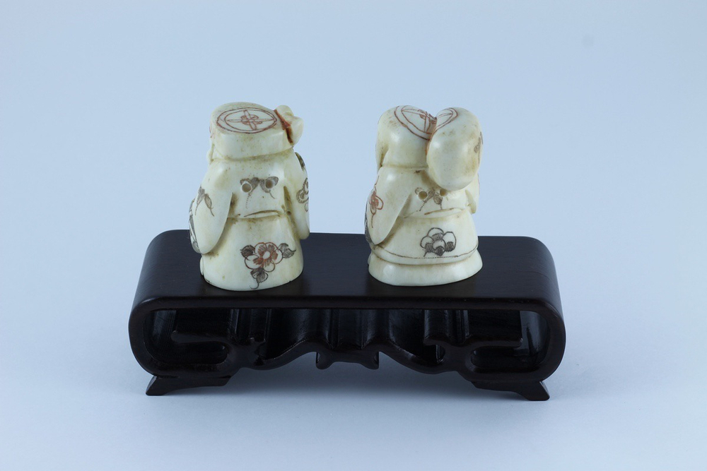 Сет нэцкэ Дзюродзин и Фукурокудзю на подставке