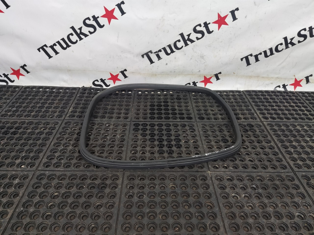 Уплотнитель инструментального ящика 2023г