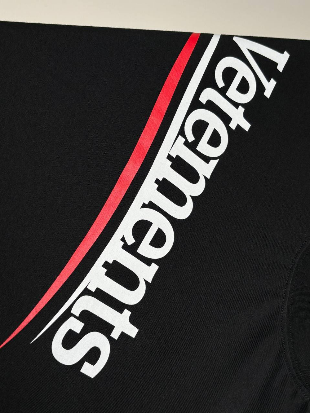 Футболка Vetements