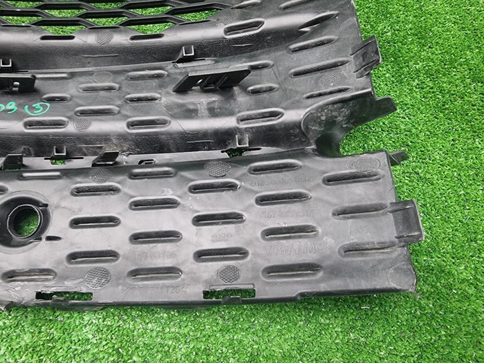 Решетка перед. бампера Mercedes GLE V167 18-24 AMG