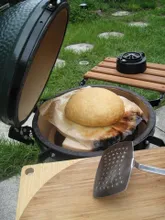 Керамический гриль Big Green Egg М Medium (средний), 40 см, ножки с рукояткой
